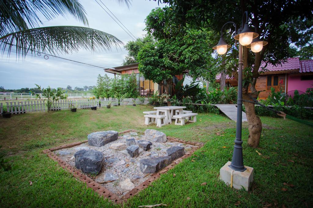 Romyen House Hotel Ban Nong Nam Khan Exterior foto
